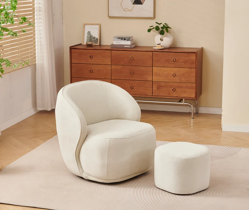 Fauteuil pivotant Elsa avec pouf velours peau de pêche beige