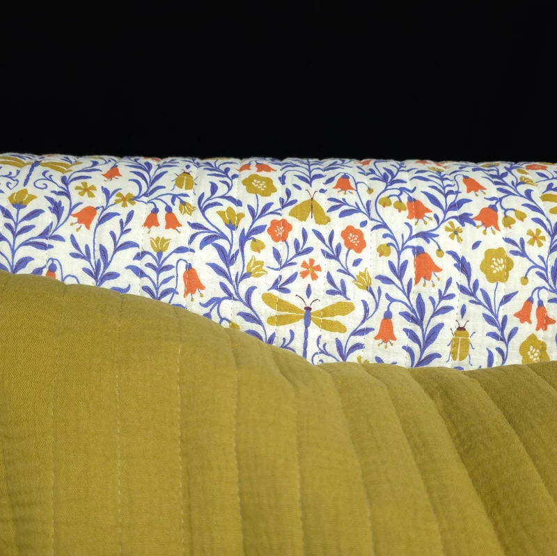 Double gaze matelassée réversible | Motif scarabée | Écru & Chartreuse