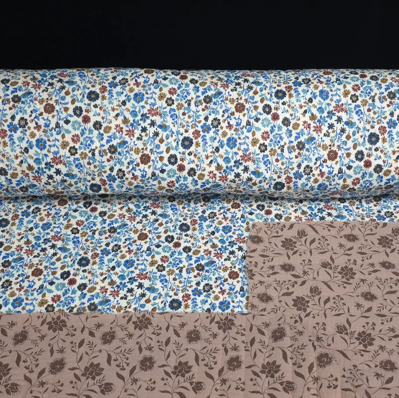 Double gaze matelassée réversible | Fleuri bleu & moka