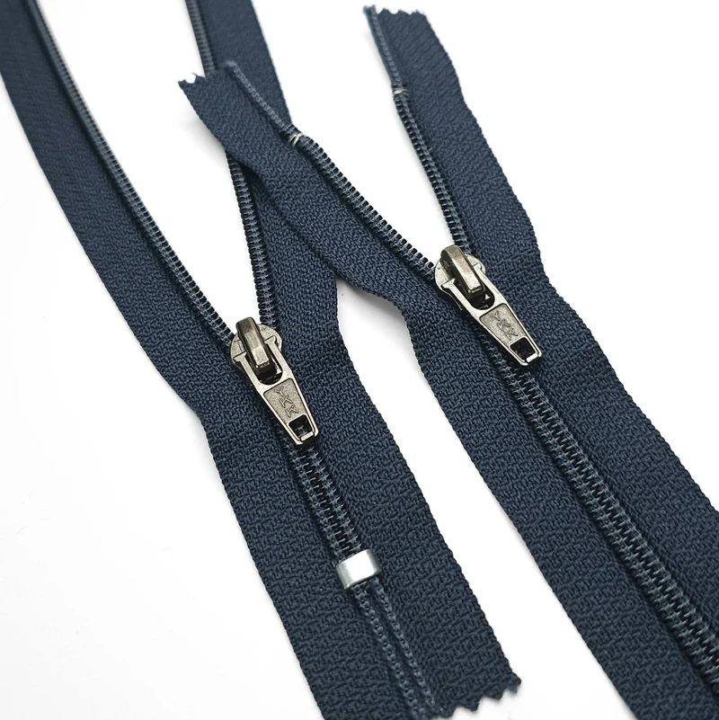 YKK Fermeture éclair À Bout Fermé | Spirale | Bleu marine foncé | #4 | 7 3/4'' - 19.5 cm