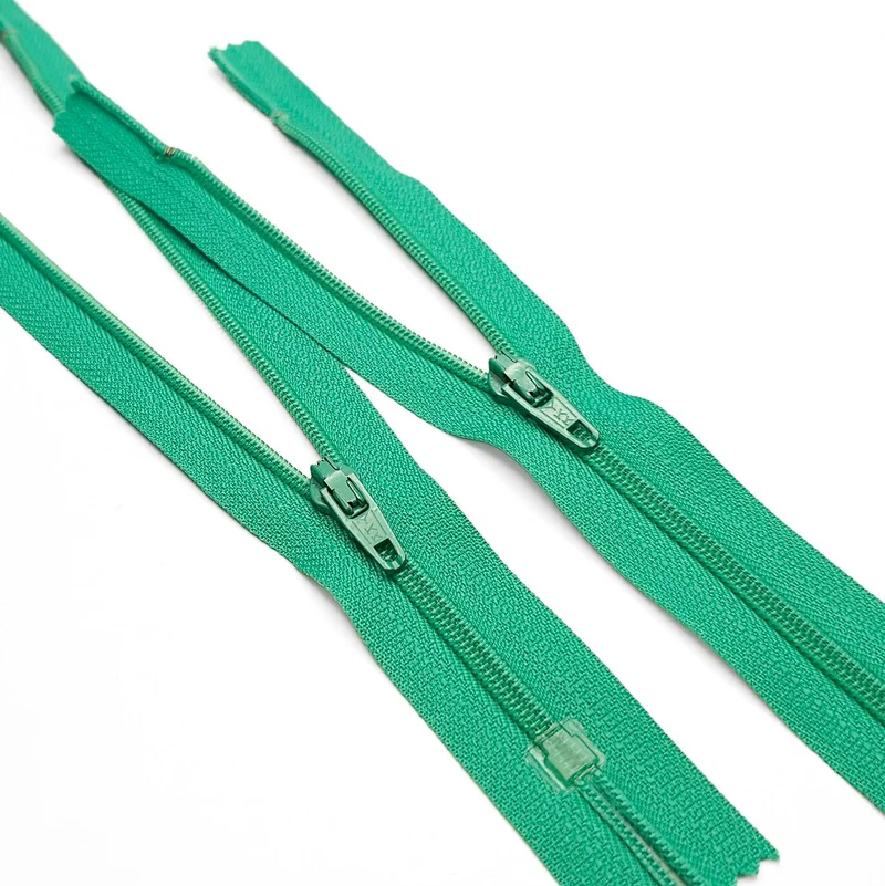 YKK | Fermeture Éclair à bout fermé | Spirale | #2 | Vert | 6 3/4'' - 17 cm