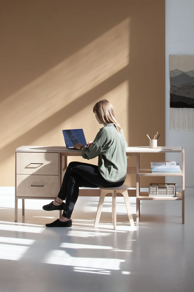 Mid-Century Desk · 180 cm · 2 Drawers & 2 Shelves